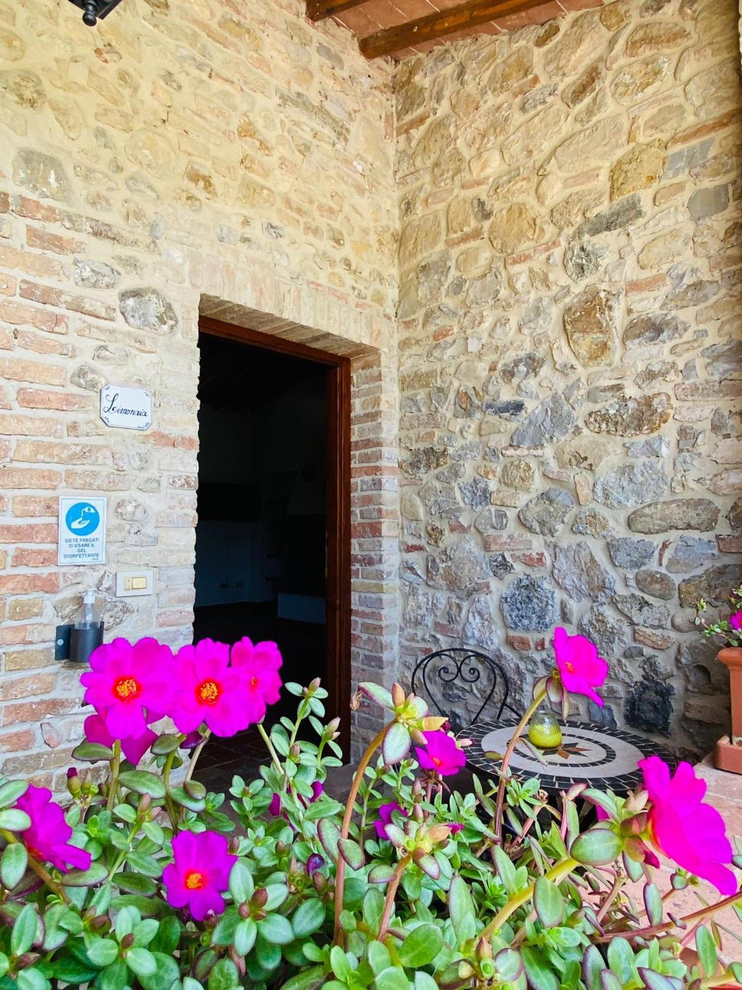 Agriturismo La Peschiera Casole dʼElsa Eksteriør bilde