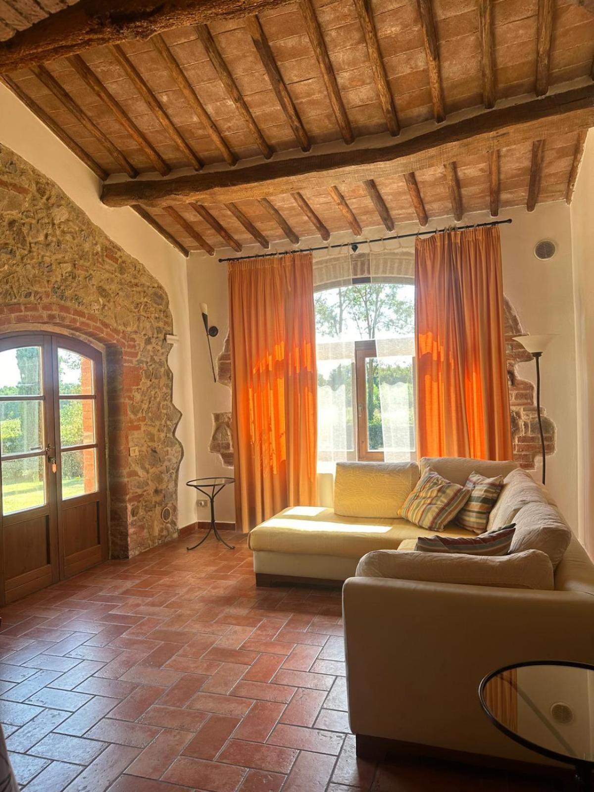 Agriturismo La Peschiera Casole dʼElsa Eksteriør bilde