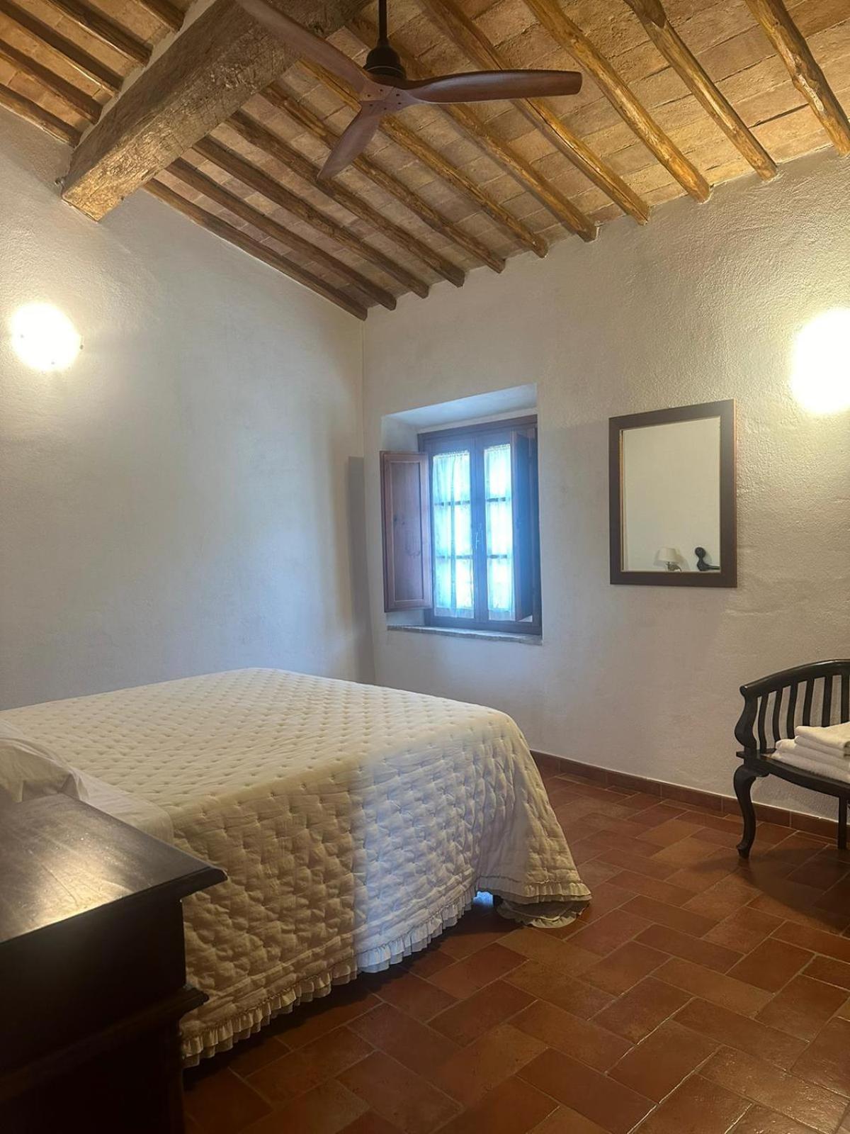 Agriturismo La Peschiera Casole dʼElsa Eksteriør bilde