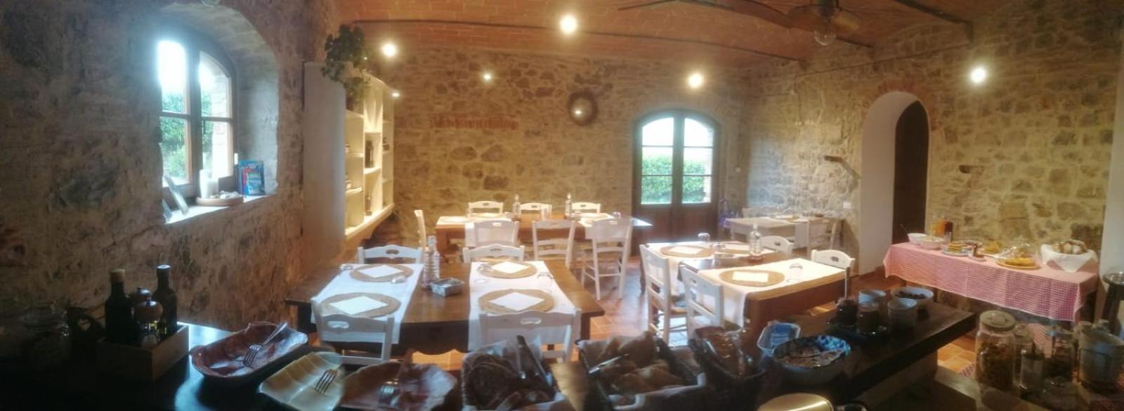 Agriturismo La Peschiera Casole dʼElsa Eksteriør bilde