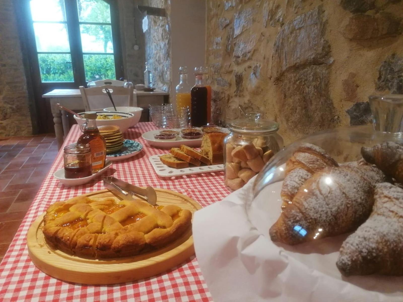 Agriturismo La Peschiera Casole dʼElsa Eksteriør bilde